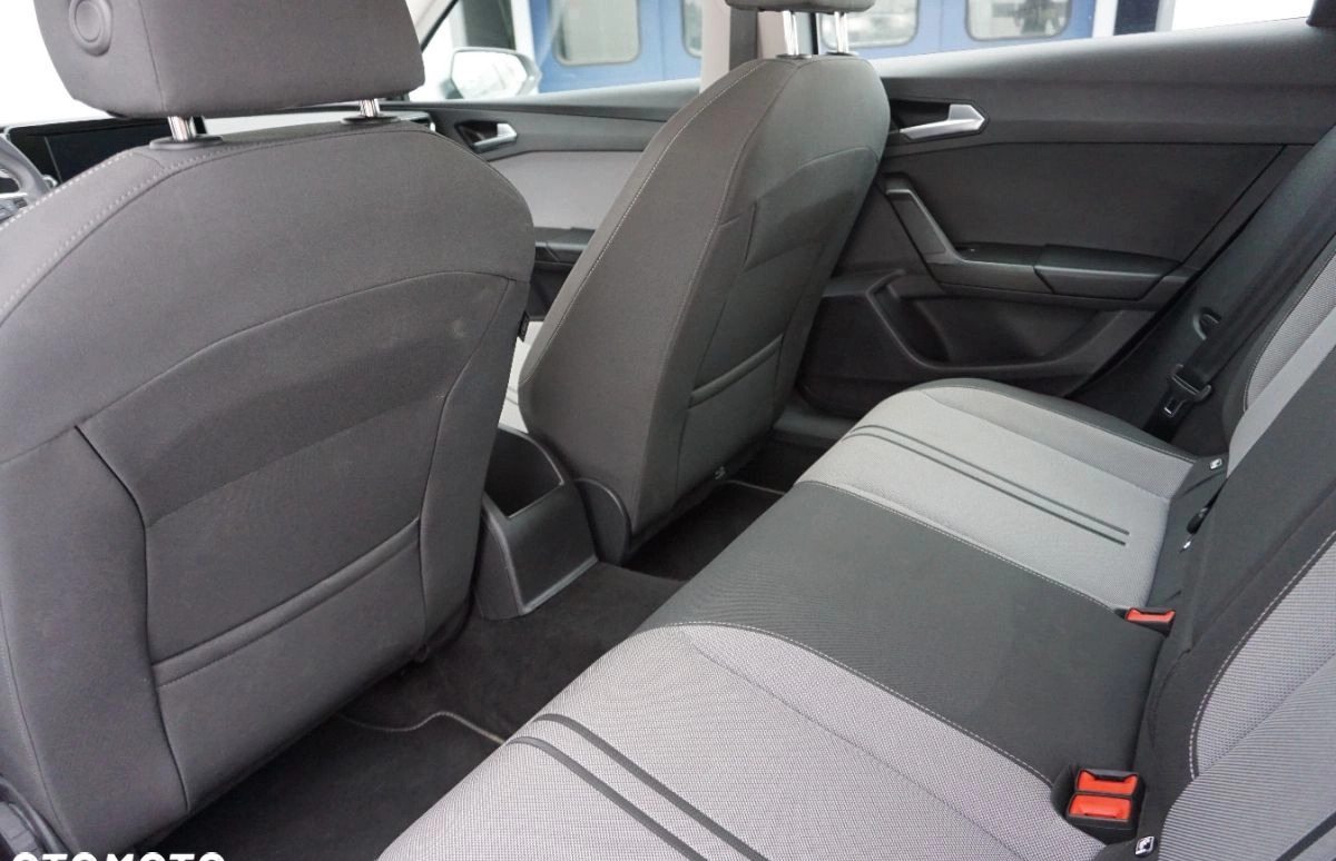Seat Leon cena 67900 przebieg: 70000, rok produkcji 2022 z Radymno małe 121